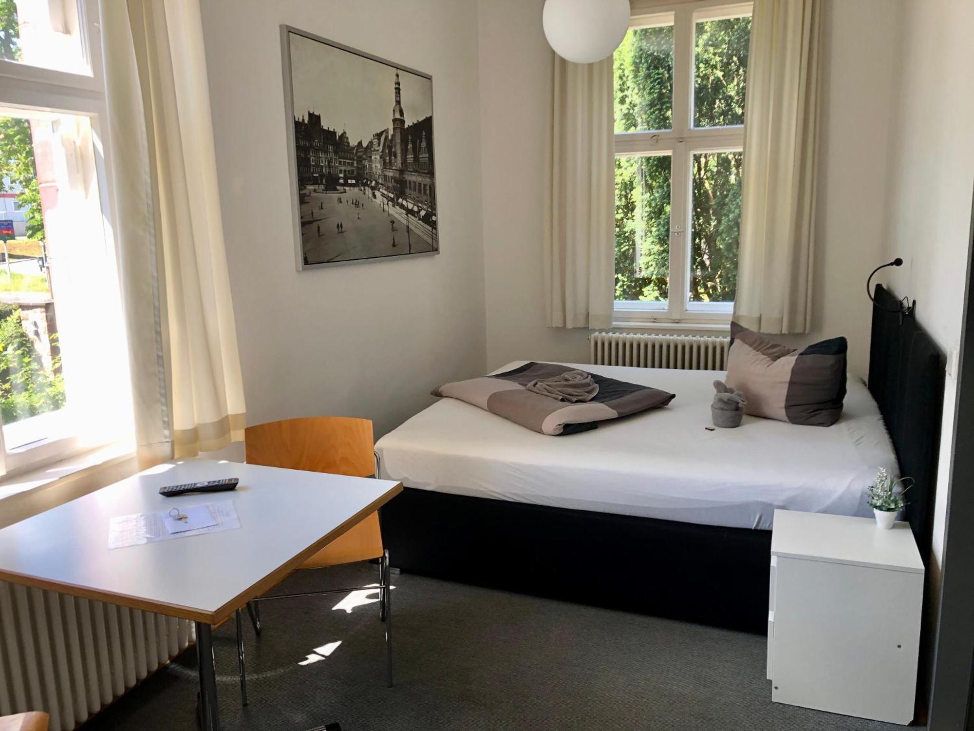 Ferienwohnungen Und Apartmenthaus Halle Saale - Villa Mathilda Ruang foto